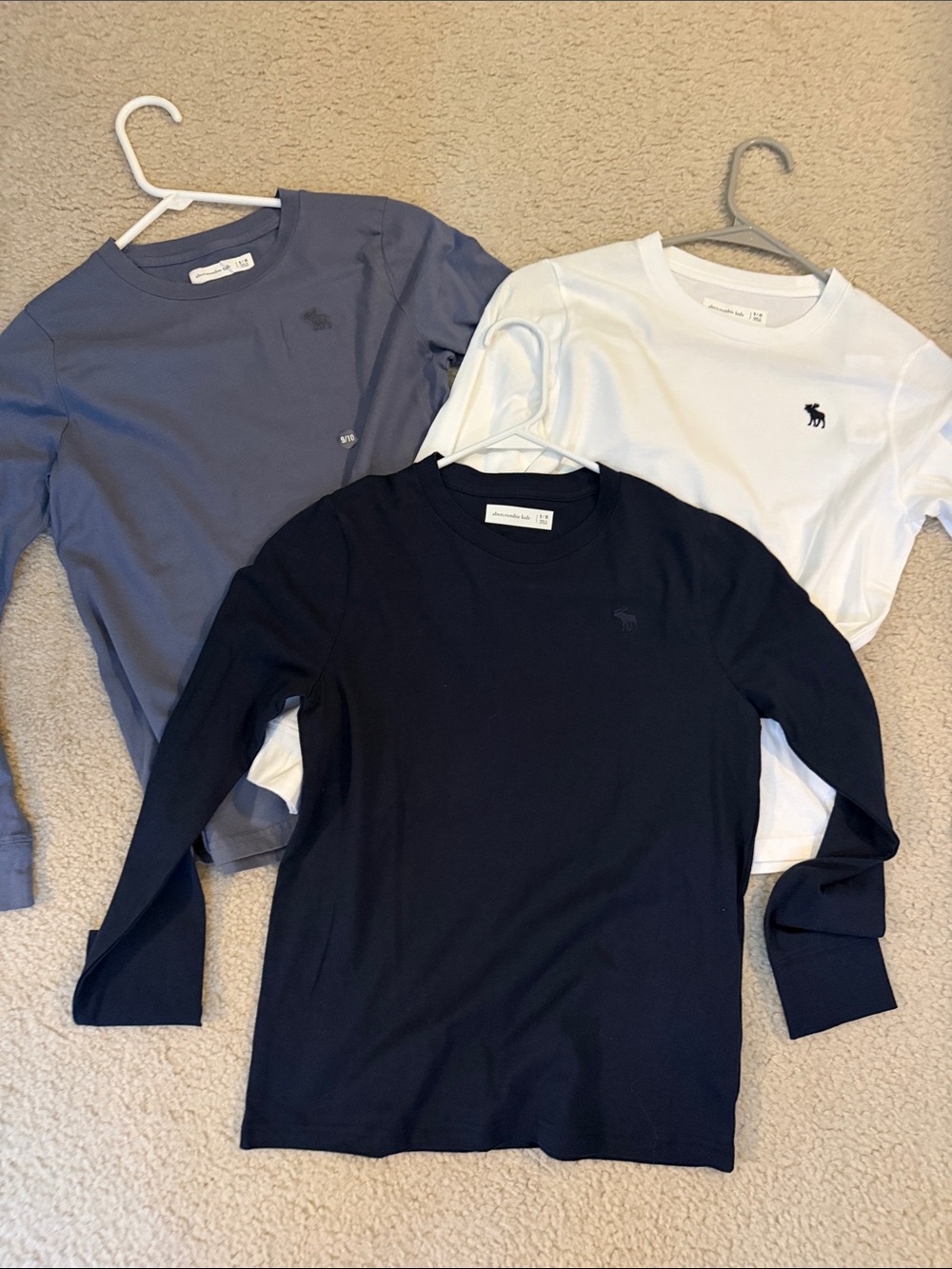 abercrombie kids set of three Long-Sleeve Tees, size 9/10. Never worn, some tags